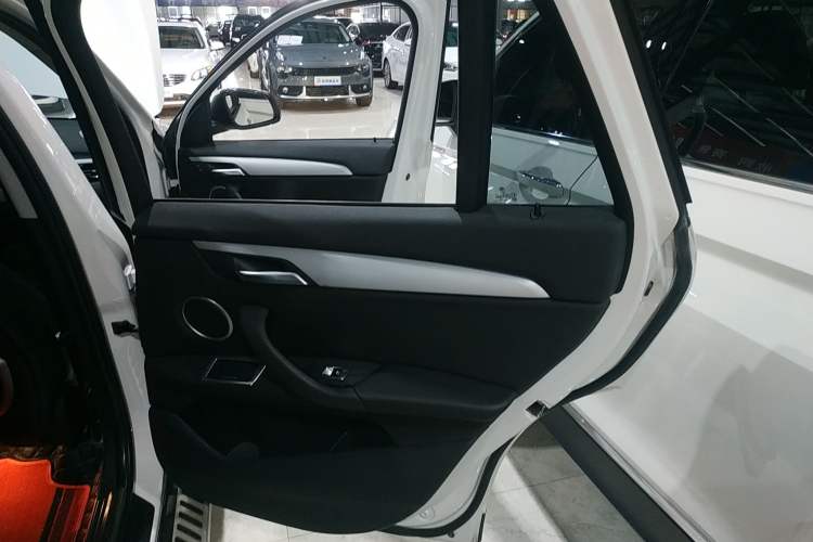 Used BMW X1 2016 sDrive18Li Premium Edition
