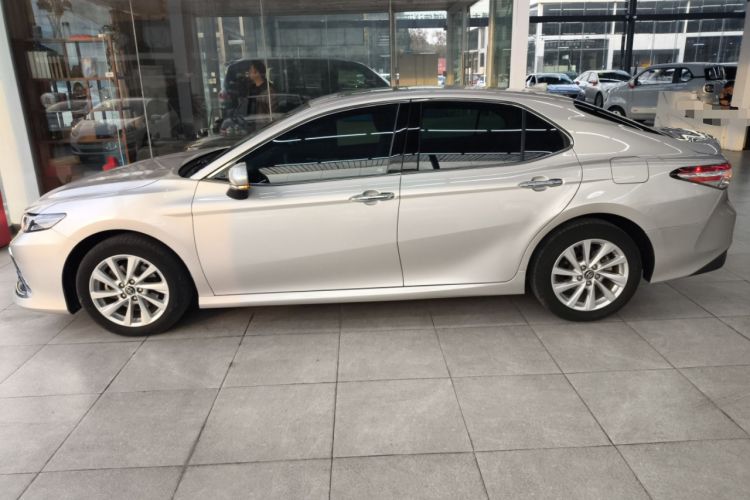Used Toyota Camry 2021 2.0G Luxury Edition

