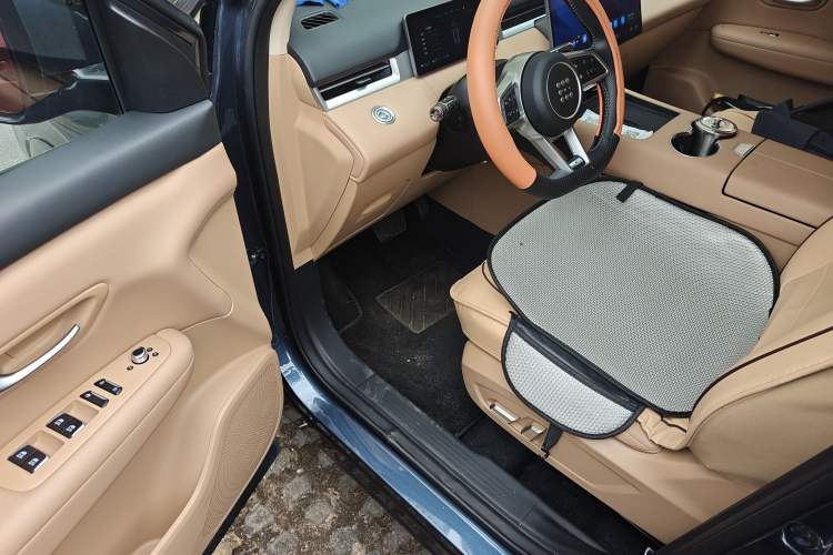 Used  E5 PLUS 2025 165 km Long-Range Version PLUS 5-Seater
