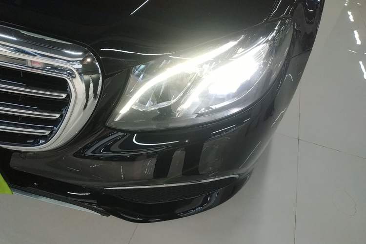 Used Mercedes-Benz E-Class 2018 Facelift E 300 L Luxury Edition