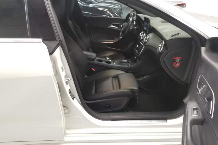 Used Mercedes-Benz CLA 2017 Facelifted CLA 200 Stylish Edition
