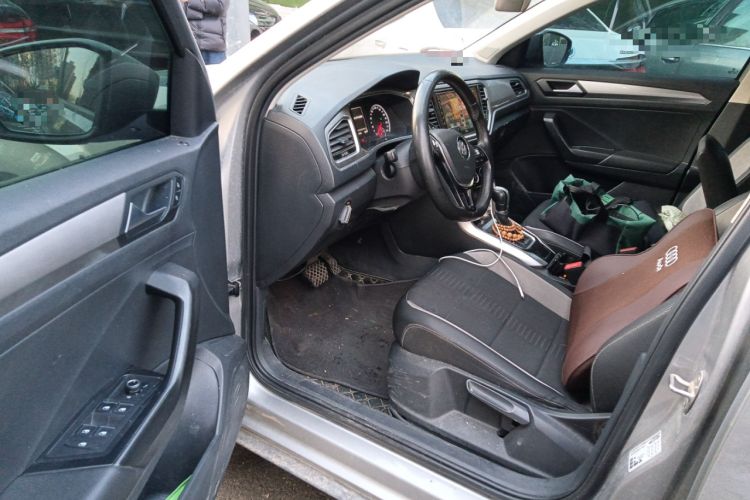 Used Volkswagen T-ROC 2018 280TSI DSG Two-Wheel Drive Advanced Version China V Emission Standard