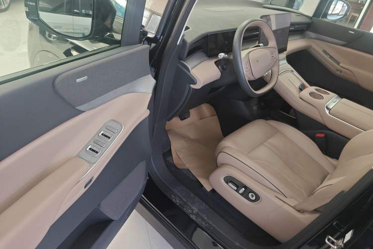 Used XPeng X9 2025 740 Ultra-Long Range Max