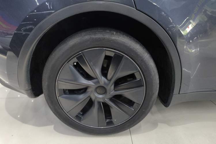 Used Tesla Model Y 2024 Rear-Wheel-Drive Version

