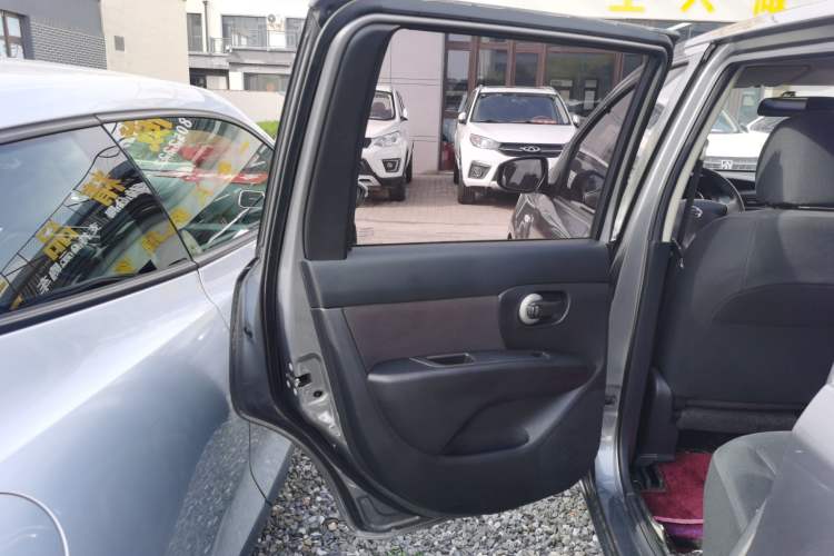 Used Nissan Livina 2015 1.6XE Manual Comfort Edition
