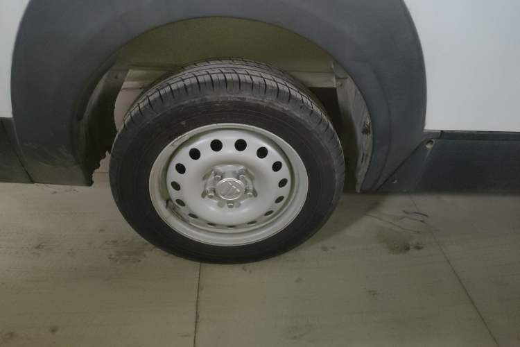 Used Foton Intelligent Blue Elf E7 2024 All-Electric Van Flat Roof 2 Seats CATL 46.36 kWh