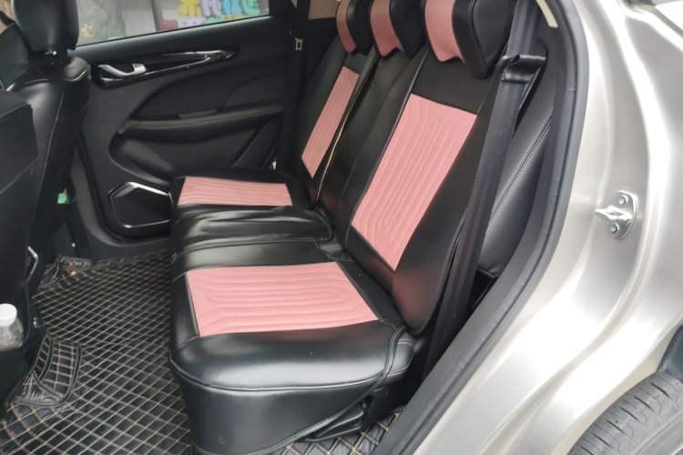 Used JETOUR X90 2019 1.6T DCT Smart Travel Version 7 Seats China VI Standard
