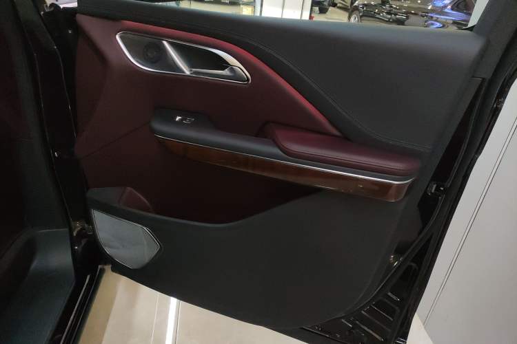 Used Hongqi HQ9 2023 2.0T Smart Connect Flagship Edition
