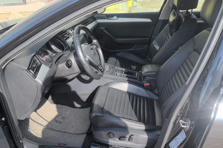 Used Volkswagen Magotan 2018 280TSI DSG Leading Model
