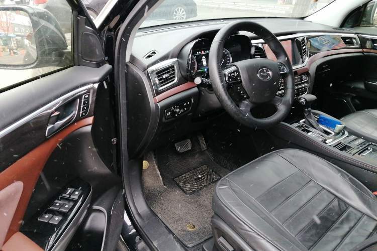 Used GAC Trumpchi GS8 2017 320T Two-Wheel Drive Luxury Smart Connectivity Version (7 Seats)