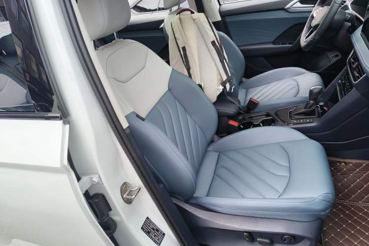 Used Volkswagen Tharu 2024 300TSI Two-Wheel-Drive Moon Luxury Edition
