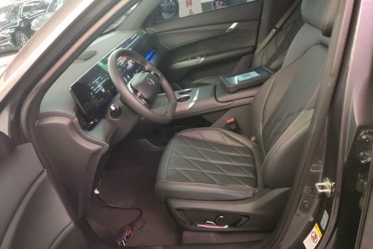 Used Changan CS75 PLUS 2025 4th Generation UItra 2.0T New Blue Whale Smart Intelligent Powertrain Version
