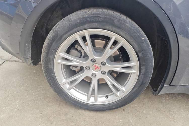 Used Tesla Model Y 2021 Long-Range All-Wheel-Drive Version