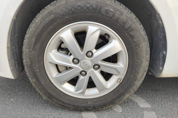 Used Kia K2 2015 Sedan 1.4L MT GLS
