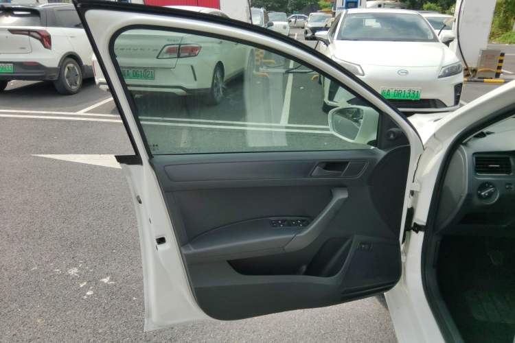 Used Volkswagen Santana 2015 1.4L Manual Fashion Edition
