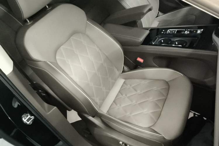 Used Volkswagen Viloran 2022 380TSI Prestige Edition
