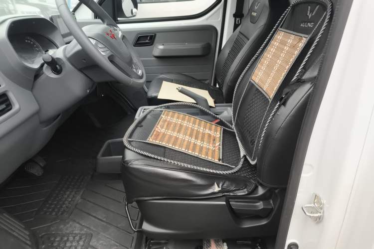 Used Wuling Yangguang 2024 300km Comfort Version with Sealed Windows 60kW