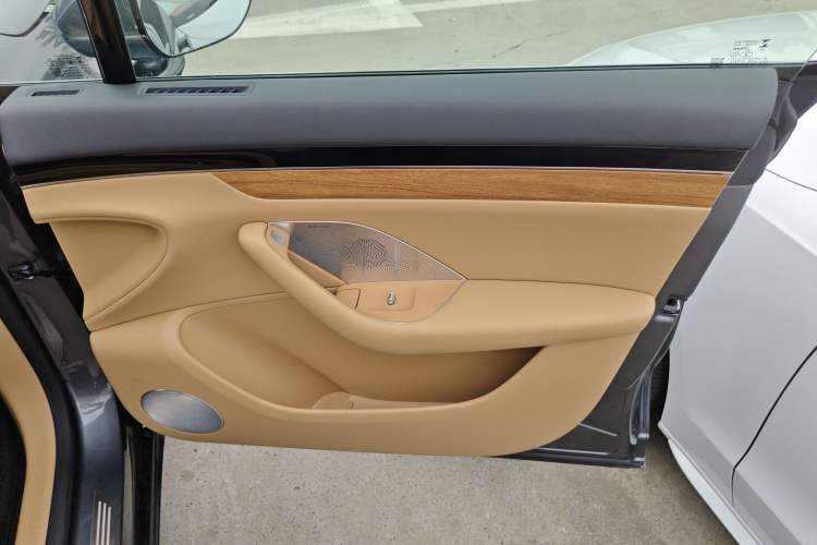 Used Hima Luxeed R7 2024 All-Electric 736 km Ultra
