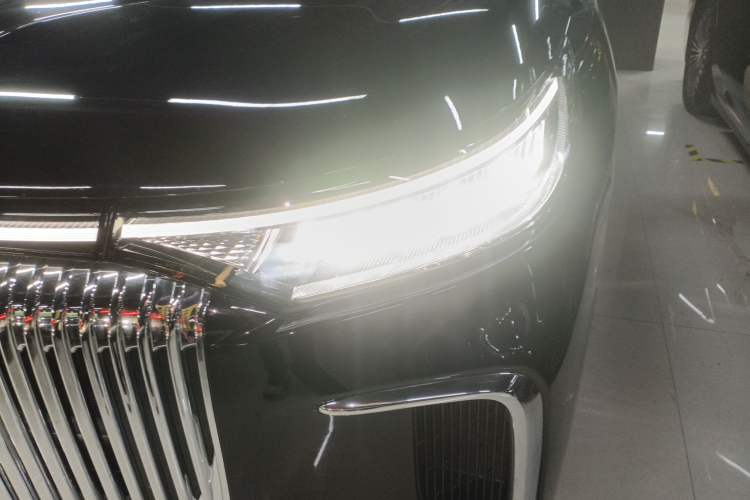 Used VOYAH Dream 2025 PHEV Four-Wheel-Drive Flagship Kunpeng Edition
