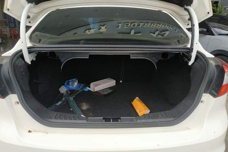 Used Ford Focus 2012 Sedan 1.6L Automatic Comfort Model
