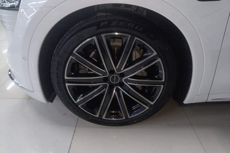 Used Hima Luxeed R7 2024 All-Electric 802 km Max