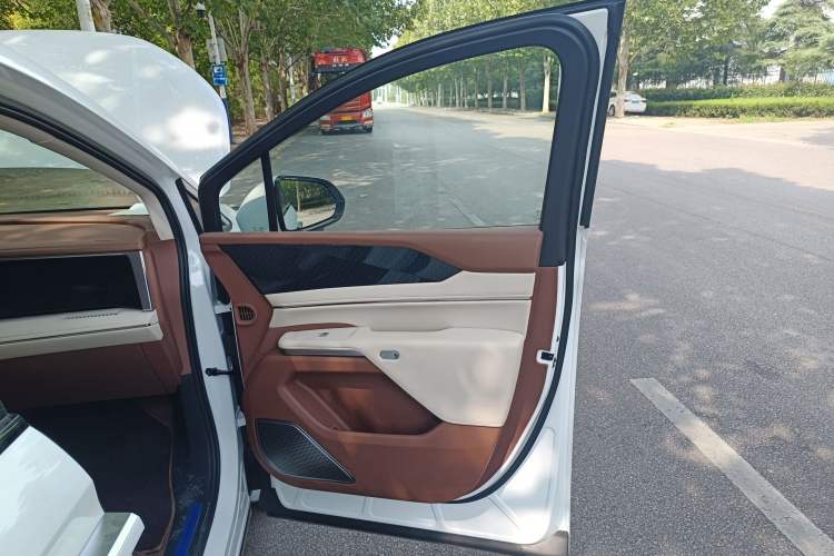 Used BYD Xia 2025 DM-i 1.5T 180km Beyond Edition
