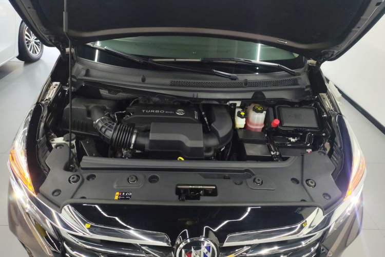 Used Buick GL8 2023 Land Executive Class Comfort Model
