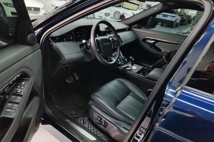 Used Land Rover Range Rover Evoque 2020 249 PS R-DYNAMIC S Blackened Sport Technology Edition
