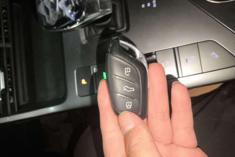 Used Roewe RX5 2023 1.5T Luxury Sliding-Screen Version
