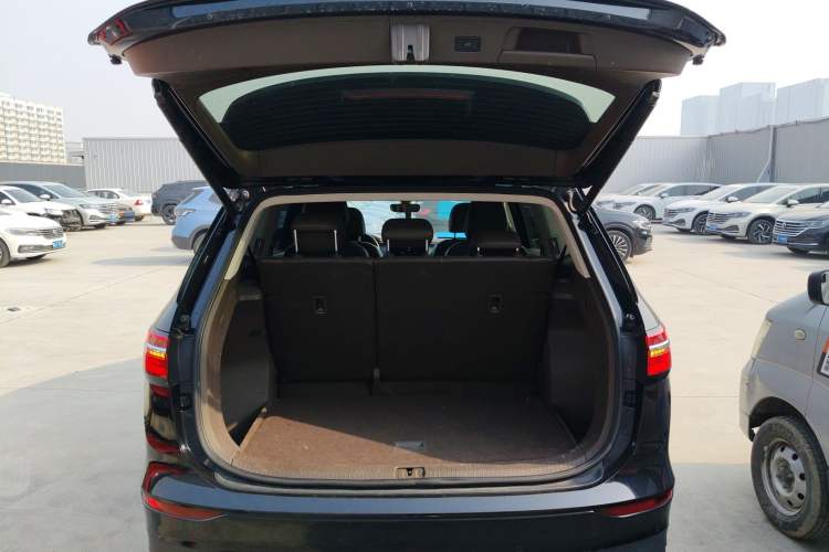 Used Volkswagen Viloran 2024 330TSI Luxury Edition
