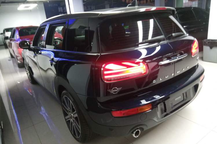 Used  Clubman 2021 1.5T COOPER Connoisseur
