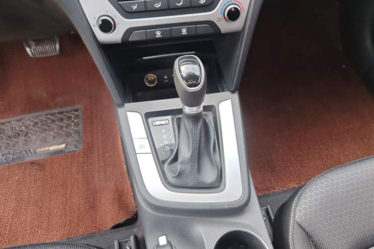 Used Hyundai Elantra 2016 1.6L Automatic ZhiXuan – Elite Version