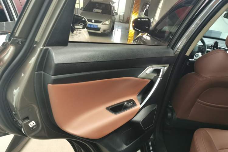 Used Geely Auto Emgrand X7 Sport 2021 1.8TD Manual Two-Wheel Drive Asian Games Edition
