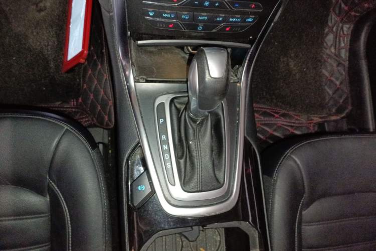 Used Ford Edge 2016 EcoBoost 245 Two-Wheel-Drive Titanium 7-Seater
