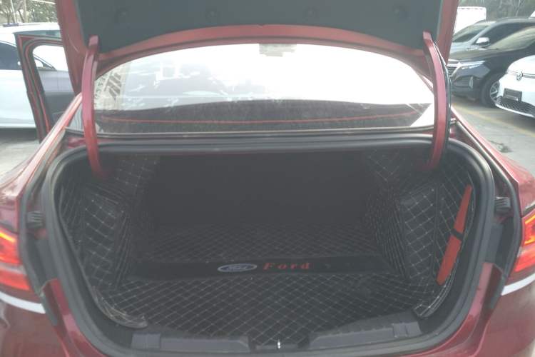 Used Ford Escort 2015 1.5L Automatic Fashion Model
