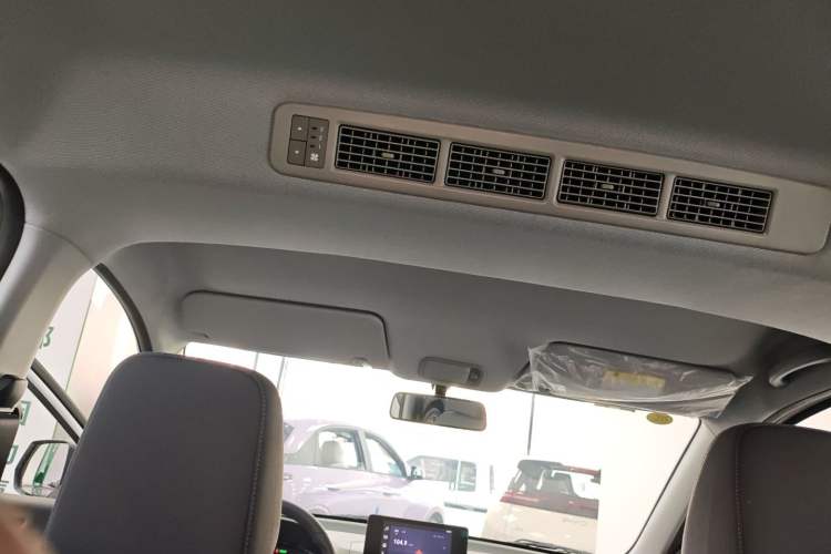 Used Wuling Hongguang New Energy 2025 Extended-Range Hybrid 50KM Comfort Version
