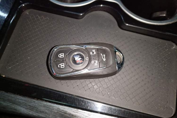 Used Buick GL8 2020 ES Land Cruiser 653T Luxury Model
