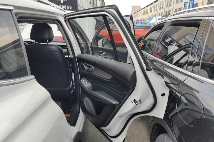 Used Roewe RX5 MAX 2021 Supreme Series 300TGI Automatic Luxury Cabin Edition
