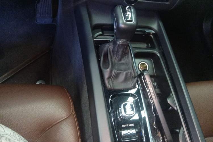 Used Volvo XC60 2021 T5 4x4 Smart Luxury Edition