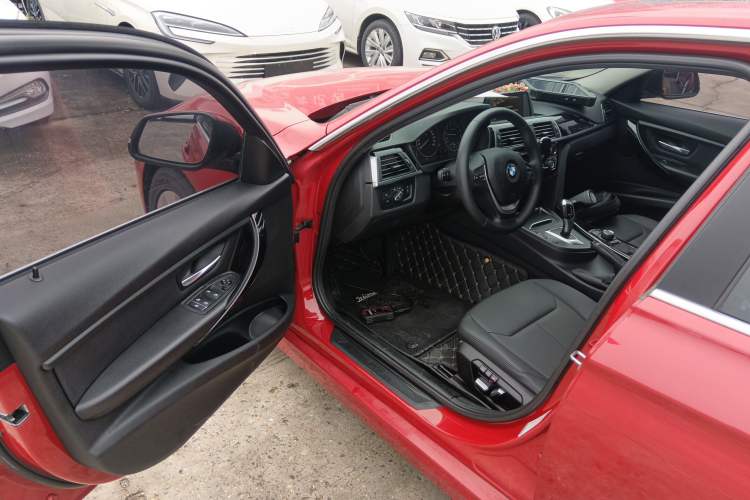 Used BMW 3 Series 2016 316Li Fashion Model
