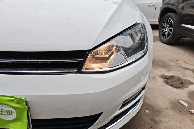 Used Volkswagen Golf 2016 230TSI Automatic Comfort Version
