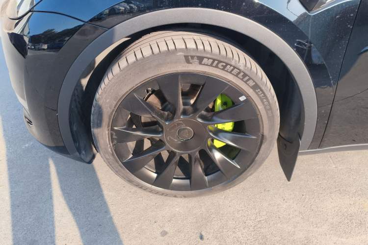 Used Tesla Model Y 2023 Long-Range All-Wheel-Drive Version
