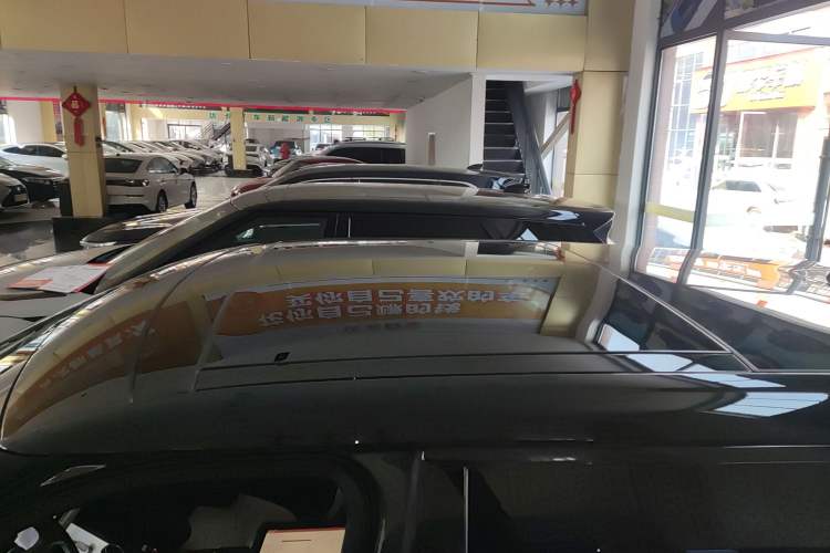 Used Land Rover Range Rover Evoque 2021 Range Rover Velar L 249PS R-Dynamic First Edition
