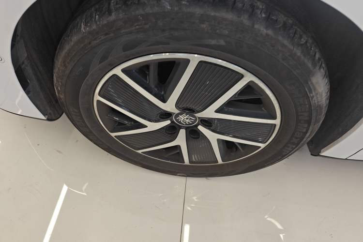 Used BYD Qin L 2025 DM-i Smart Drive 120KM Superior Model
