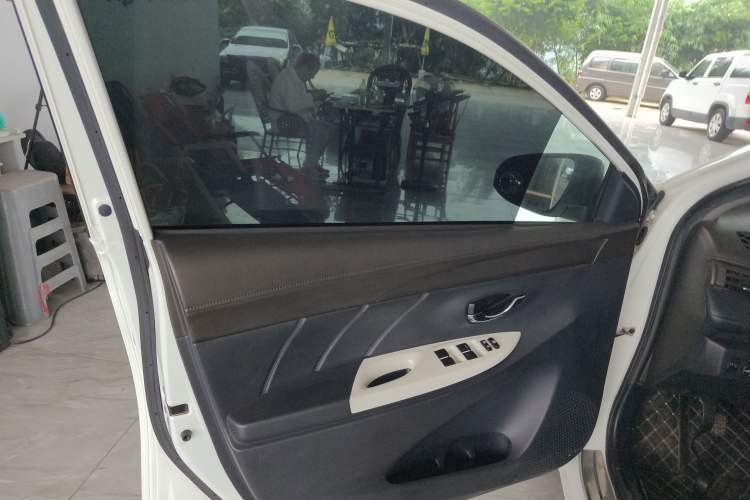 Used Toyota YARiS L 2015 1.5G Manual Xuan Dong Sunroof Special Edition
