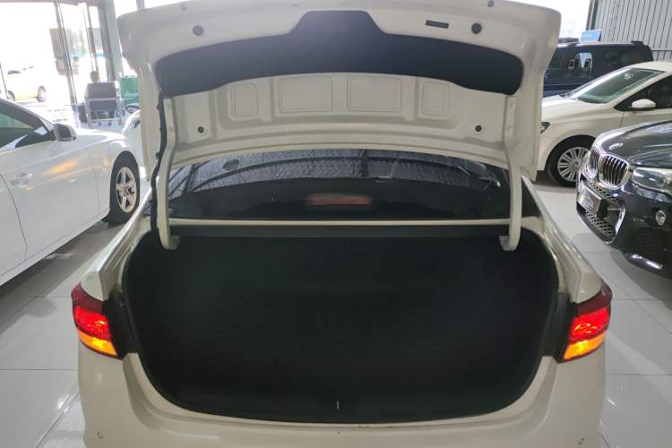 Used Kia K2 2017 Sedan 1.4L Manual Transmission GLS
