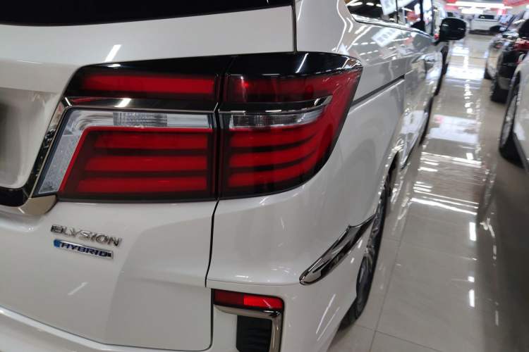 Used Honda Elysion 2019 2.0L Hybrid Luxury Edition
