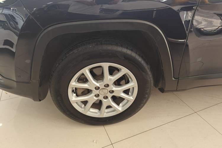 Used  Cherokee 2016 2.4L Professional Smart Version
