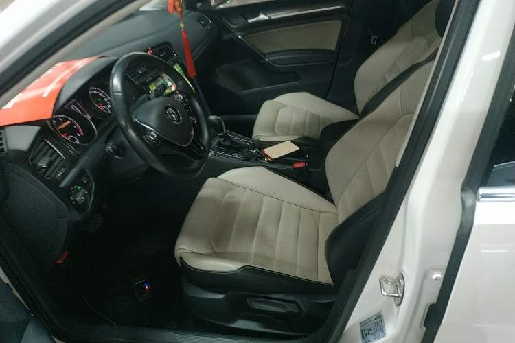 Used Volkswagen Golf 2017 230TSI Automatic Luxury Million-Vehicle Commemorative Edition