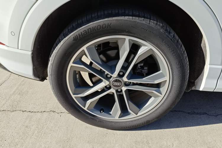 Used Audi Q3 2024 40 TFSI Fashion Dynamic Model
